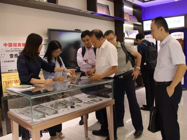 亞太天能智能鎖迎接廣州市工信局局長一行蒞臨調研指導