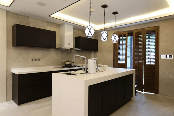 紫光物聯智能家居CEO葉龍到訪業主家庭調研產品效果