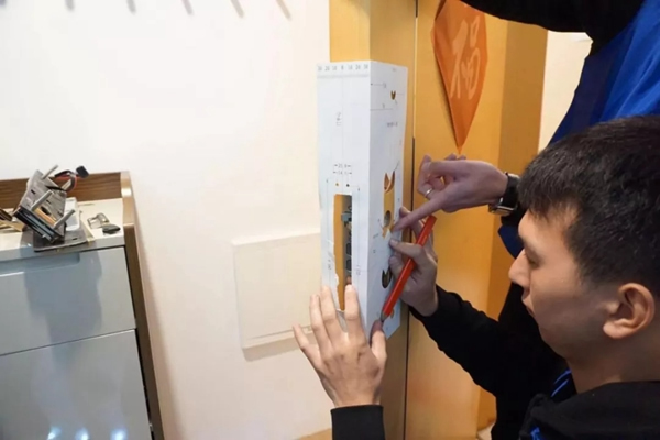 海爾智慧家居智能鎖貼心安全，治愈強迫癥