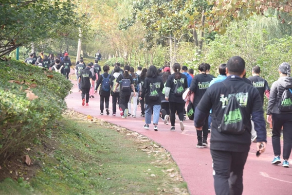 美菱智能鎖舉行健走活動，果然很“步益young”！