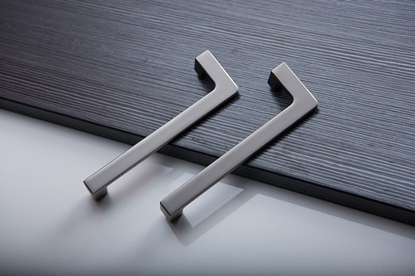 雅麗斯五金2017新品--衣柜柜門拉手火熱推出