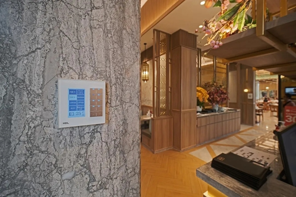 河?xùn)|智能家居：中餐館的智能燈光控制體驗