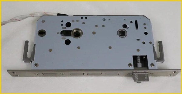 顏值超群，內在有料！行業權威媒體拆機測評KUB-KX9智能鎖!