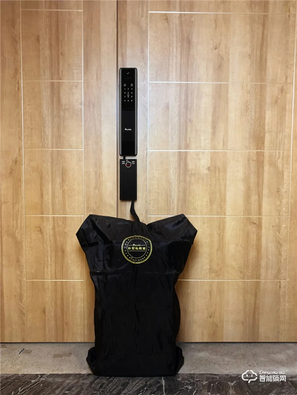 新規(guī)出臺(tái)，快遞必須送上門！可以收快遞的人臉識(shí)別鎖來(lái)了！