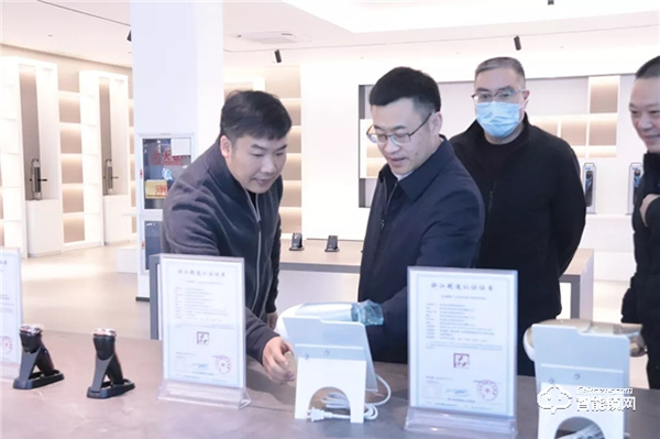 市委書記新年“三服務”首訪超人，勉勵企業堅定信心乘勢而上，搶機遇抓發展