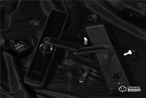 榮事達智能鎖‖一戶七人下樓做核酸,全部忘帶鑰匙!建議安裝智能鎖! 榮事達智能鎖‖一戶七人下樓做核酸,全部忘帶鑰匙!建議安裝智能鎖!