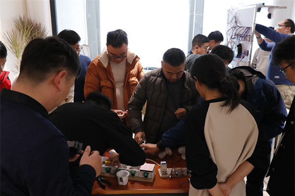 《智和家·米家智能家居工程師訓(xùn)練營(yíng)》圓滿結(jié)束,打造未來智能生活的核心力量 《智和家·米家智能家居工程師訓(xùn)練營(yíng)》圓滿結(jié)束,打造未來智能生活的核心力量