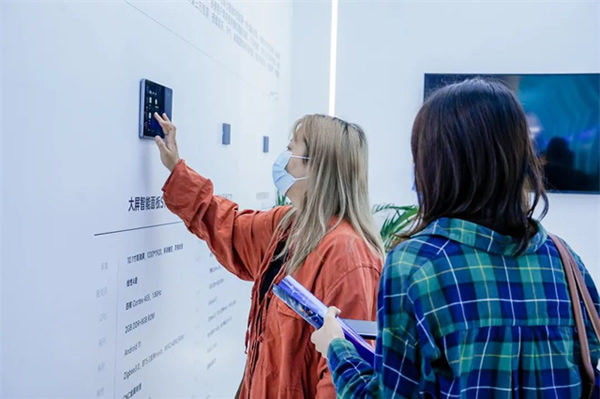 高交會丨AI賦能家居生活，思必馳智能中控解決方案“聲”動全場