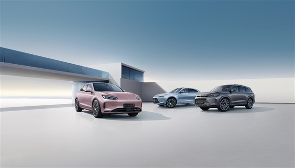 余承東回應車BU王軍停職:網上瞎炒作 華為汽車方向沒變 余承東回應車BU王軍停職:網上瞎炒作 華為汽車方向沒變