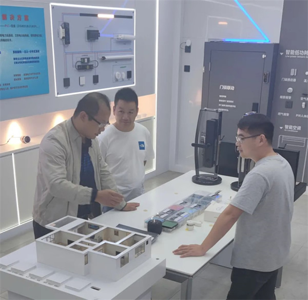 靖江星華智能與科羅歐簽約儀式 靖江星華智能與科羅歐簽約儀式