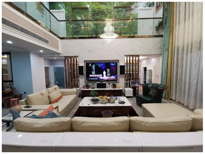 預算3萬元左右，想要看電影和唱歌，推薦哪款家庭影院K歌音響比較好？