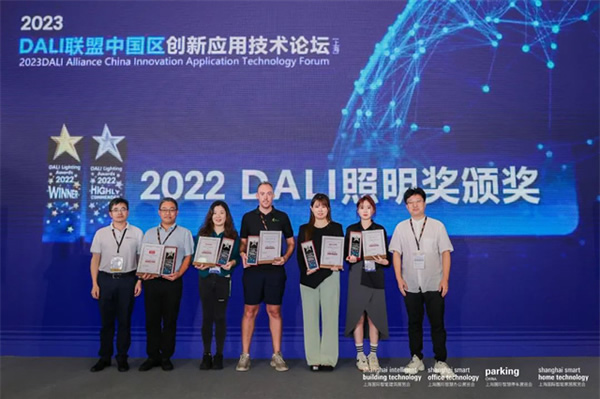 奔赴低碳，向綠而行 | 歐切斯智能調(diào)光在軌道交通中的應(yīng)用