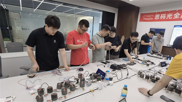 同步智能，追光共贏！思碼光第1期新商培訓(xùn)營圓滿收官