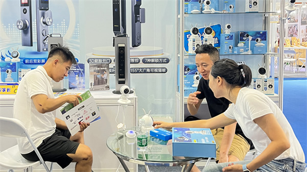 萬佳安小值首秀驚爆第七屆私域團長大會,與TOP團長一同搶占市場新增量 萬佳安小值首秀驚爆第七屆私域團長大會,與TOP團長一同搶占市場新增量