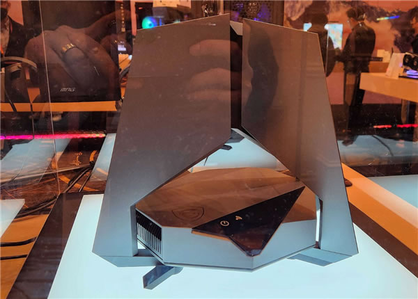 微星CES展示頂級路由器:規格頂級 天線自動跟隨投喂! 微星CES展示頂級路由器:規格頂級 天線自動跟隨投喂!