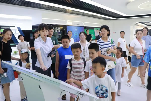 科普研學，走進文達通智能家居的數字城市展館_1