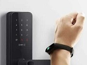 忘記帶鑰匙、指紋識別不清楚，老年人該如何選擇智能鎖好？